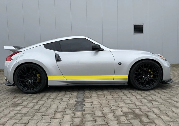 Nissan 370 Z cena 149900 przebieg: 19000, rok produkcji 2019 z Mszczonów małe 326